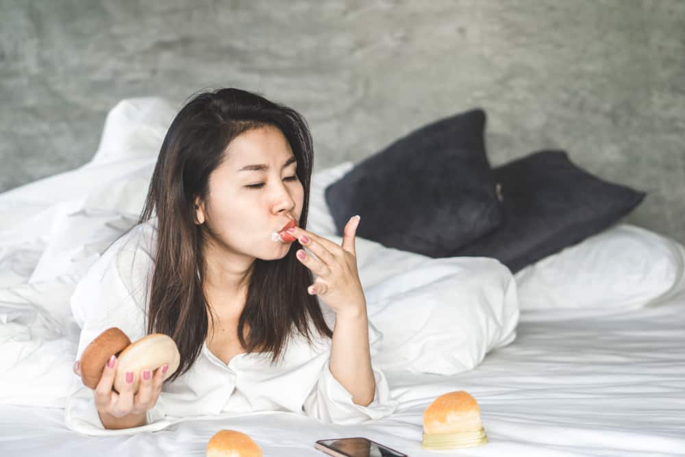 Benarkah Makanan dengan Kadar Indeks Glikemik Tinggi Bisa Picu Insomnia?