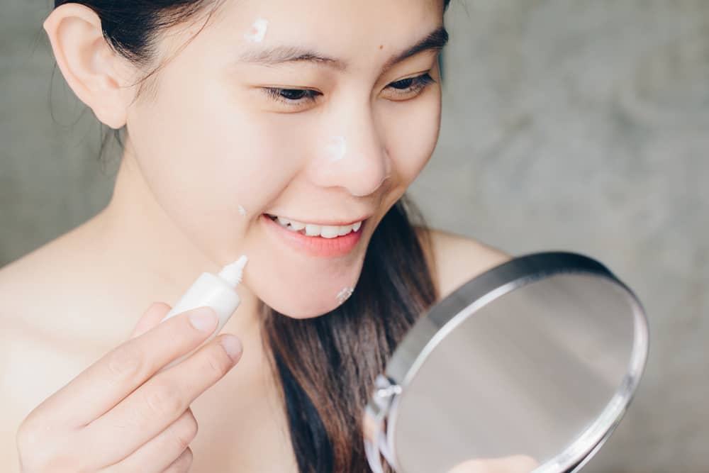 Makeup Mengandung SPF Cukup Untuk Melindungi Kulit dari Sinar UV ?