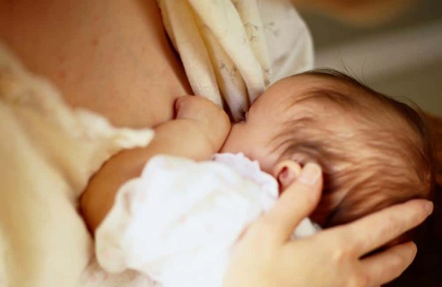 Ini Cara Menyusui Bayi Prematur Agar Pertumbuhannya Optimal