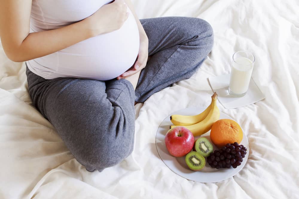 Ngidam Makan Buah-buahan Mentah, Bolehkah Ibu Hamil Mengonsumsinya?
