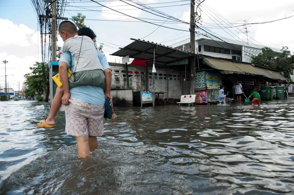 3 Tips Mencegah Tersengat Listrik Saat Banjir