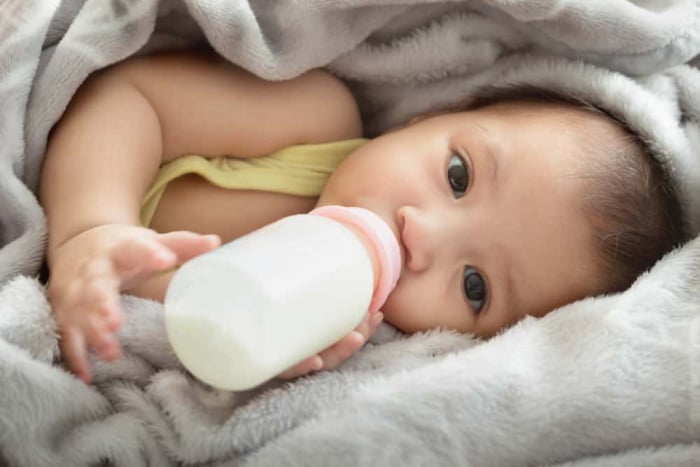 pemberian susu formula pada bayi