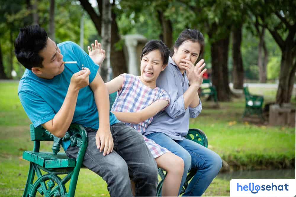 Tutorial Menghisap Rokok 5 Cara Menetralisir Asap Rokok yang Terhirup - Hello Sehat