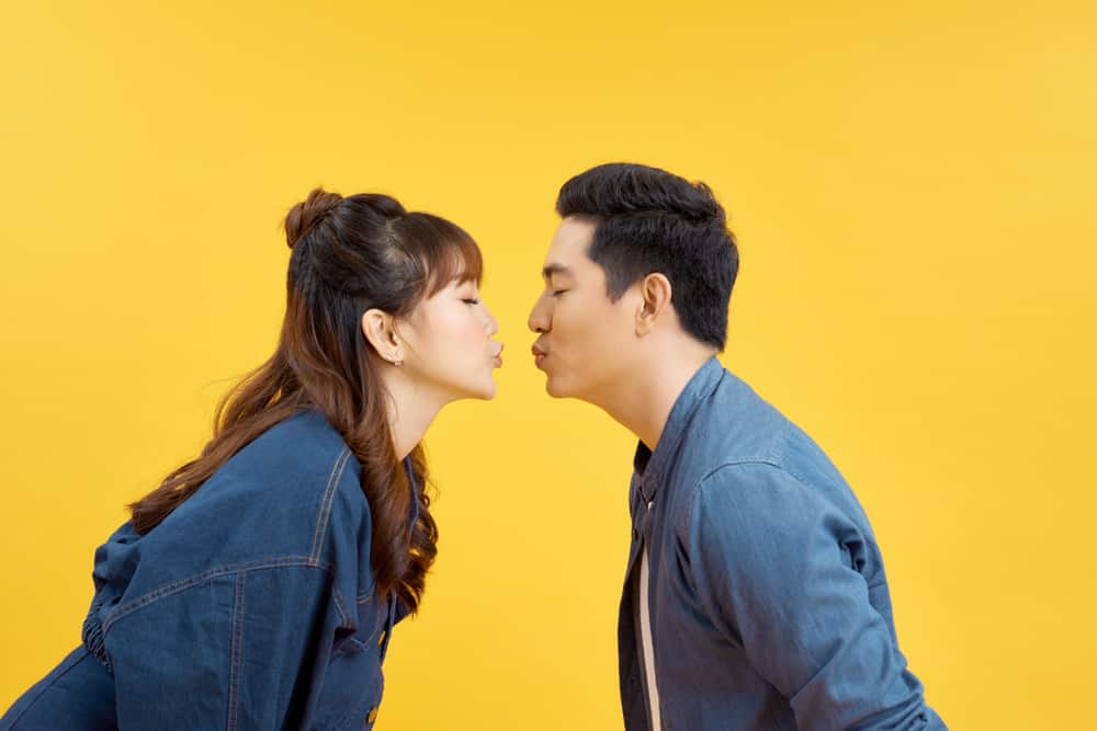 Bisakah Sariawan Menular Lewat Ciuman?