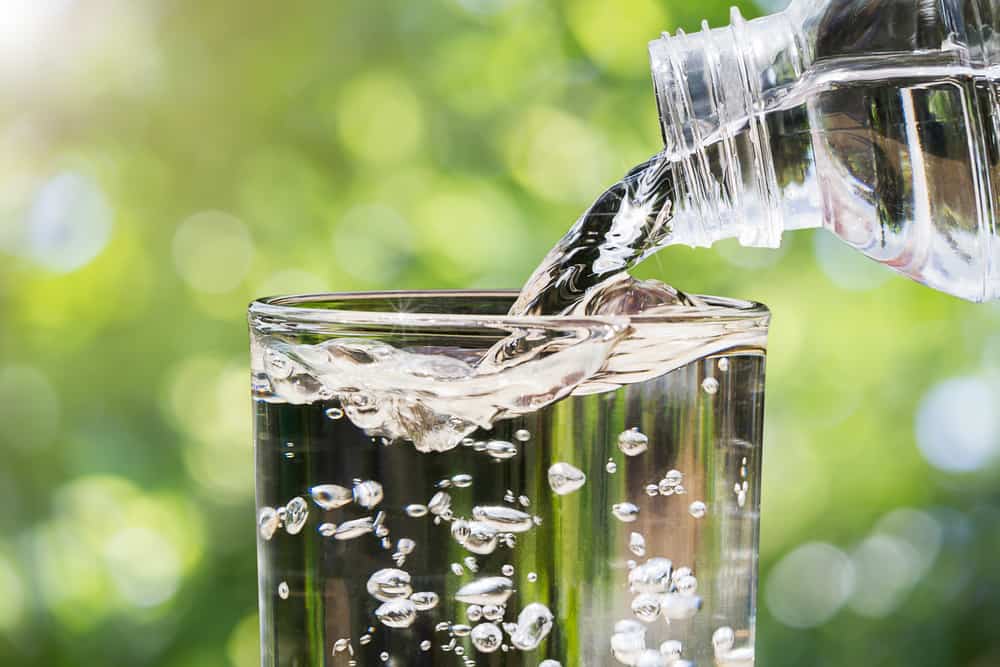 Memilih Air Minum Dalam Kemasan (AMDK) yang Layak