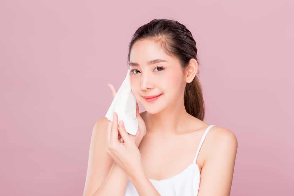 Skincare Pagi yang Tidak Boleh Dilewatkan untuk Bekas Jerawat