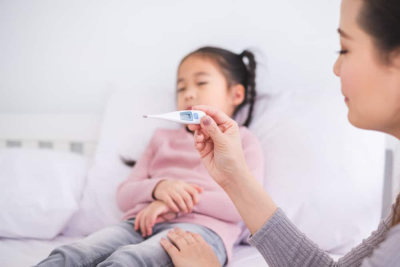 cara alami mengatasi demam pada anak