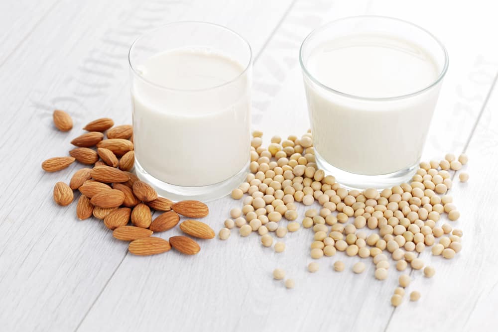 Susu Almond vs Susu Kedelai, Mana yang Lebih Baik?