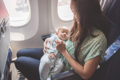 bayi baru lahir naik pesawat