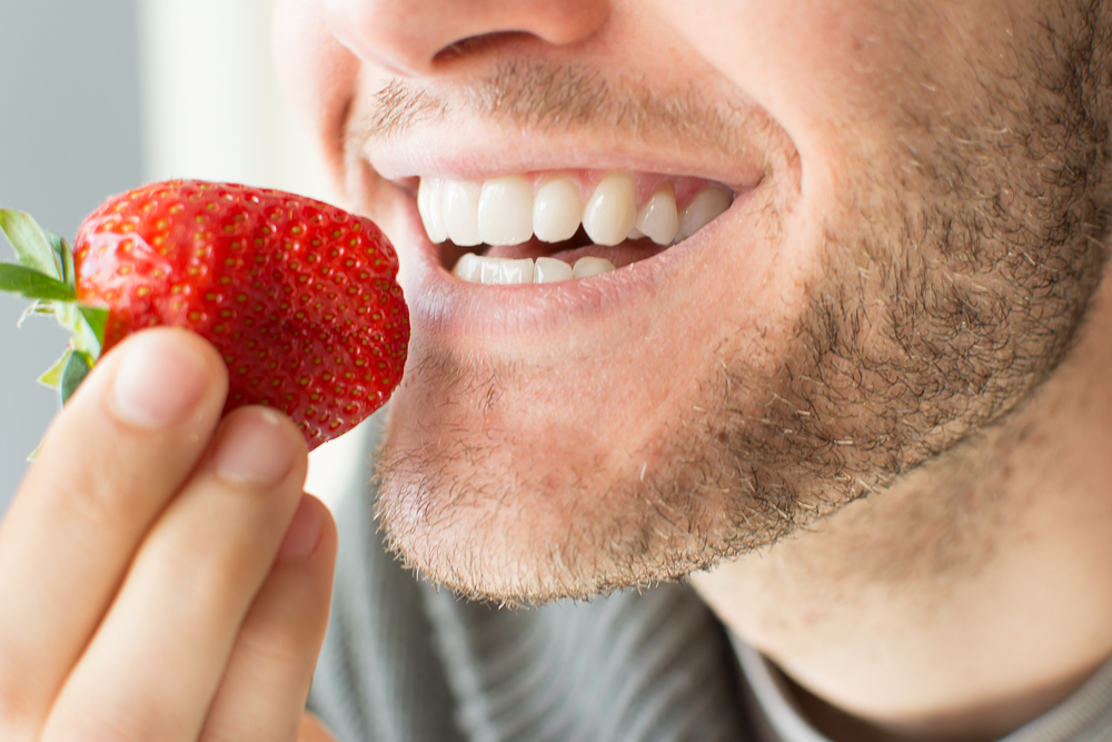 buah stroberi untuk kesehatan gigi
