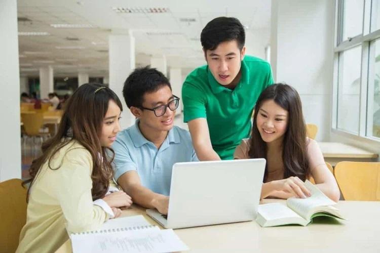 Perkembangan Anak Usia 17 Tahun