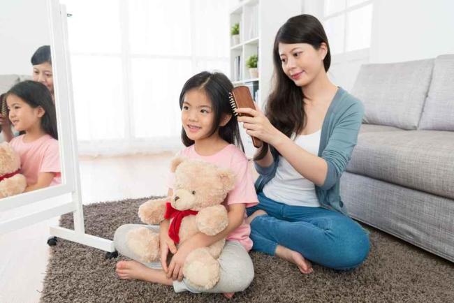8 Cara Merangsang Pertumbuhan Rambut Anak