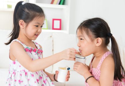 Kenali Perbedaan Probiotik, Prebiotik, dan Sinbiotik serta Manfaatnya untuk si Kecil