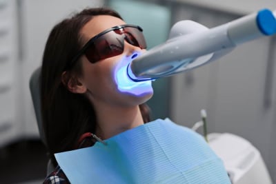 perawatan whitening gigi sensitif