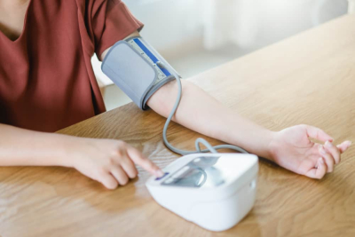 alat pengukur tekanan darah digital