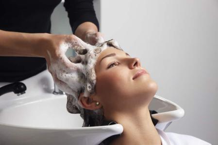 6 Perawatan Rambut di Salon Kecantikan yang Patut Dicoba