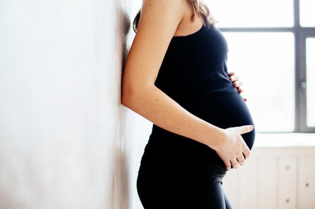 efek perut ibu hamil sering tertekan