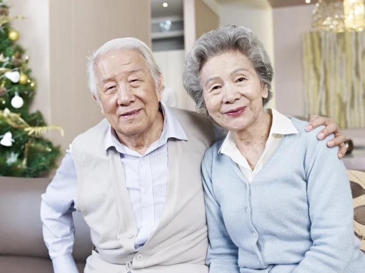 7 Cara Merawat Rambut Lansia agar Tetap Sehat