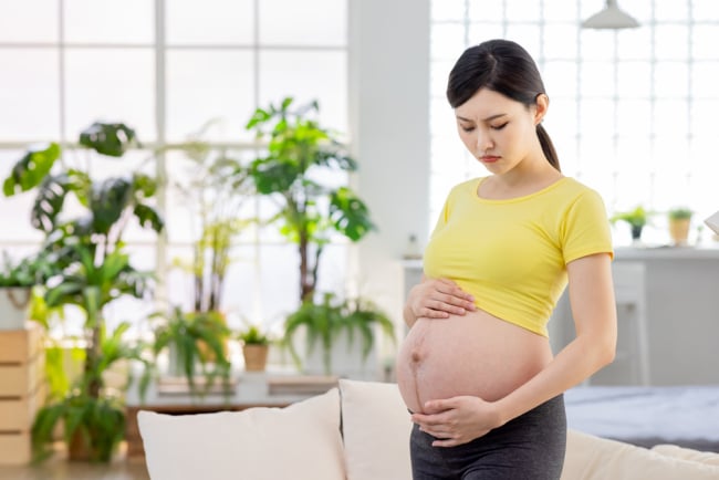 Kenapa Gerakan Janin Berkurang di Usia Kehamilan 8 Bulan?