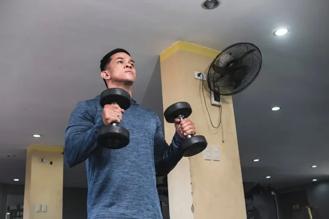 10 Cara Melatih Otot Biseps dan Triseps agar Lengan Kuat