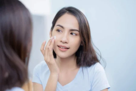 Perbedaan Hydrating dan Moisturizing dalam Skincare