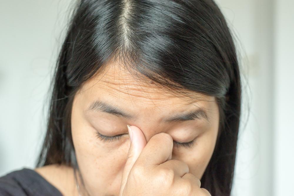 Kenali 7 Penyebab Alis Gatal dan Pengobatan yang Sesuai