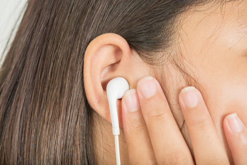 gangguan pendengaran earphone
