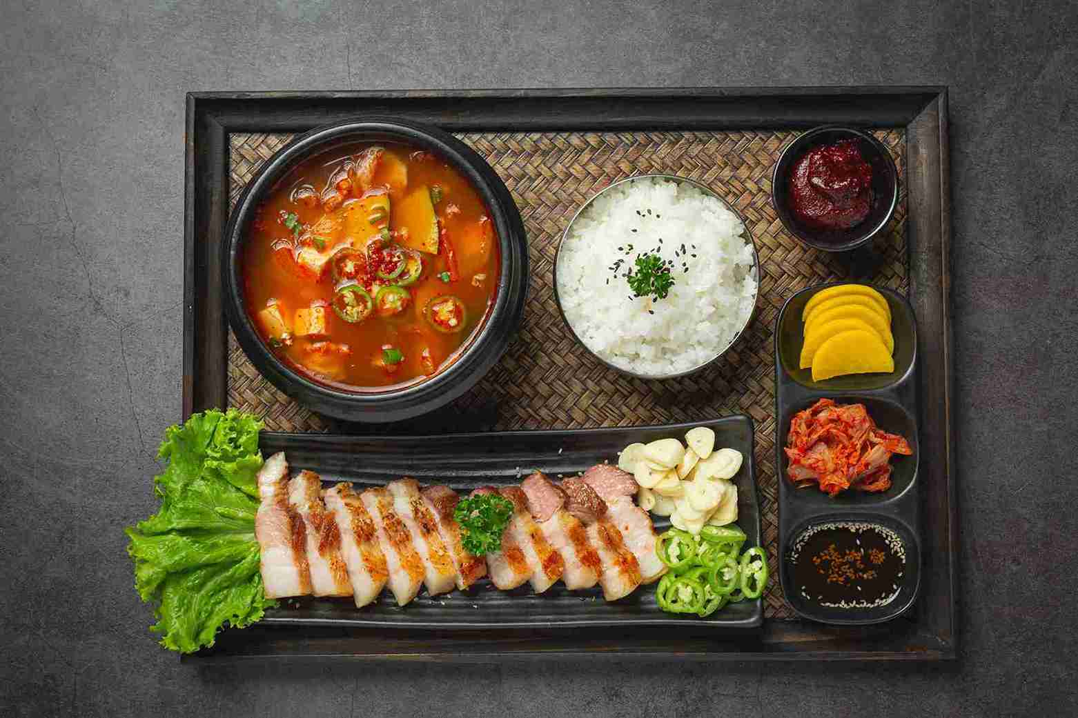 10 Makanan Khas Korea dan Manfaat Kandungan Gizinya