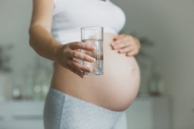 Manfaat air putih untuk ibu hamil