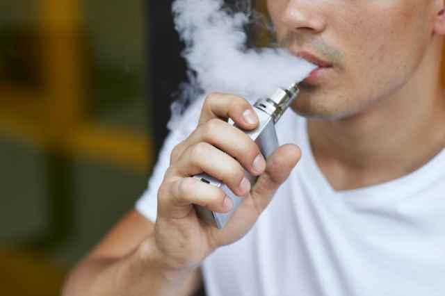 5 Bahaya Vape untuk Kesehatan yang Perlu Diwaspadai