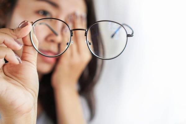 Apa Akibat Memakai Kacamata Minus yang Tidak Sesuai?