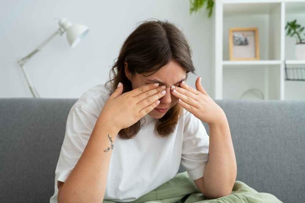 gejala-herpes-mata-keratitis