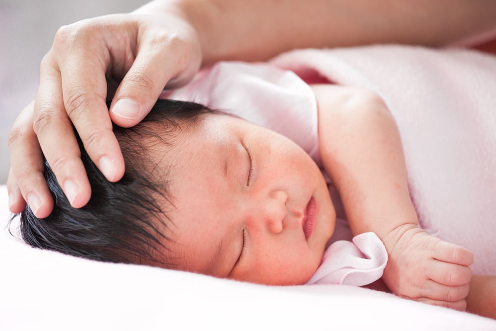 kepala bayi lonjong saat lahir