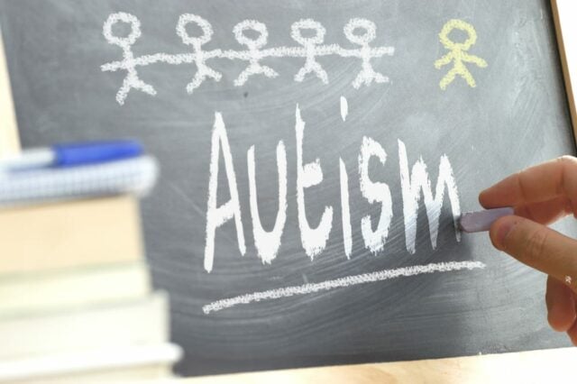 kisah merawat anak autisme