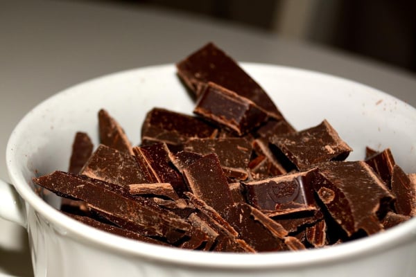7 Manfaat Cokelat Hitam bagi Kesehatan Tubuh Anda | Hello Sehat
