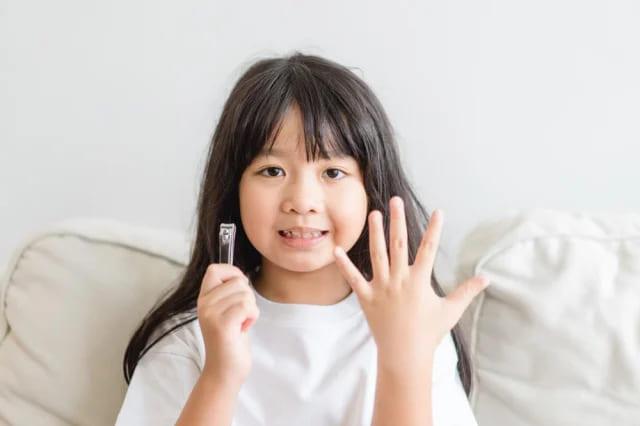 Pentingnya Menggunting Kuku Anak dan Caranya yang Tepat