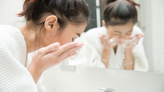 Cuci Muka dengan Sabun Mandi Sebabkan 3 Efek Samping Ini