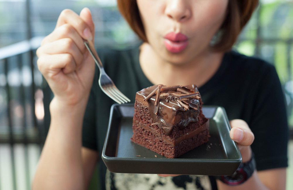 Makan Cokelat setelah Makan Mie Berbahaya, Benarkah?