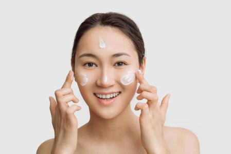 8 Cara Memilih Moisturizer yang Sesuai Kondisi Kulit
