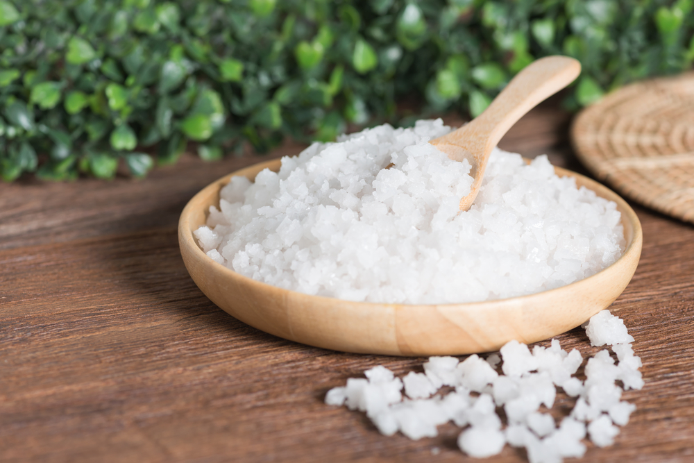 6 Manfaat Garam Epsom, Bahan Berendam Favorit Banyak Orang