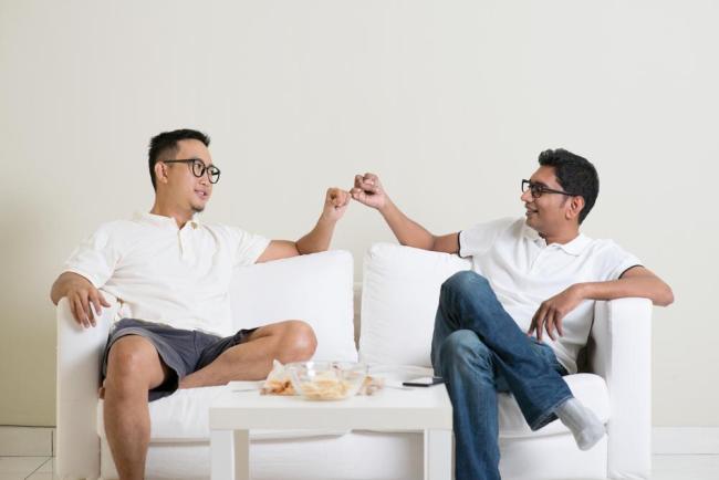 4 Manfaat Deep Talk dan Cara Melakukannya