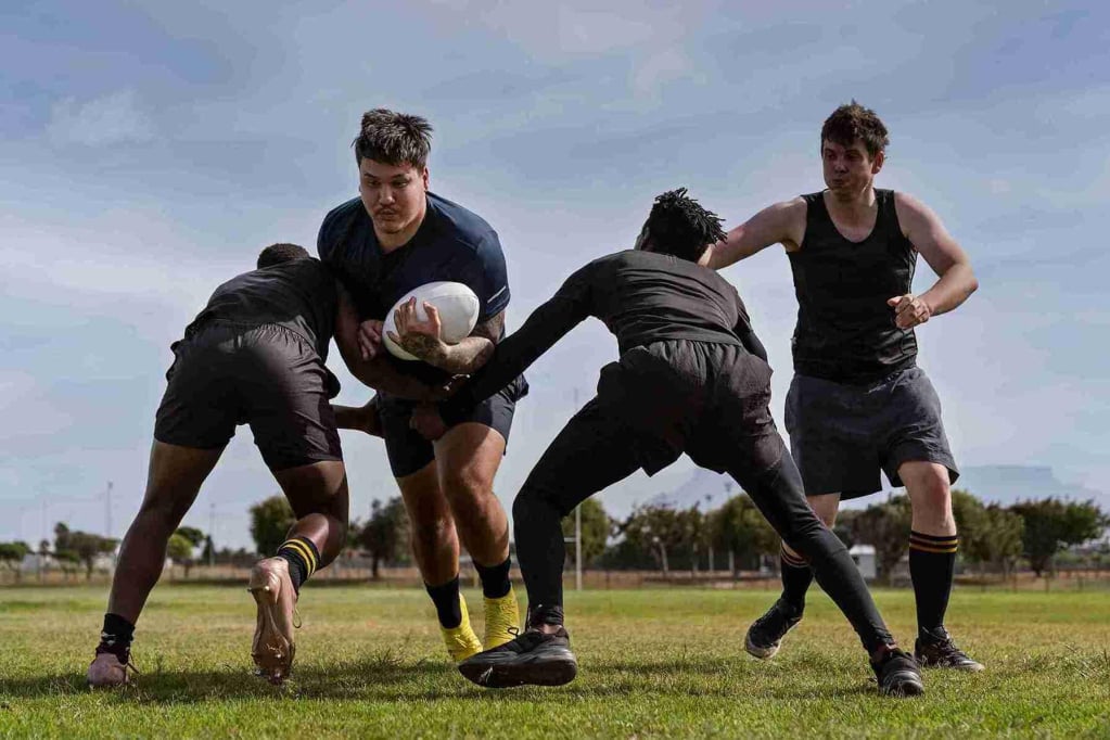 bermain rugby