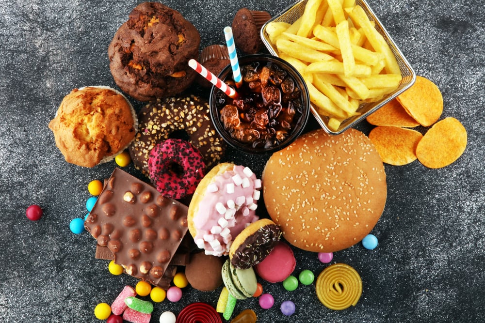 Junk-food pola makan untuk menghilangkan jerawat yang harus dihindari