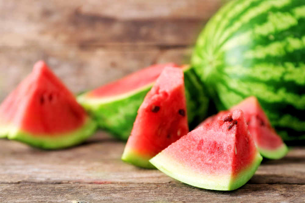 semangka buah pengganti cairan tubuh saat puasa