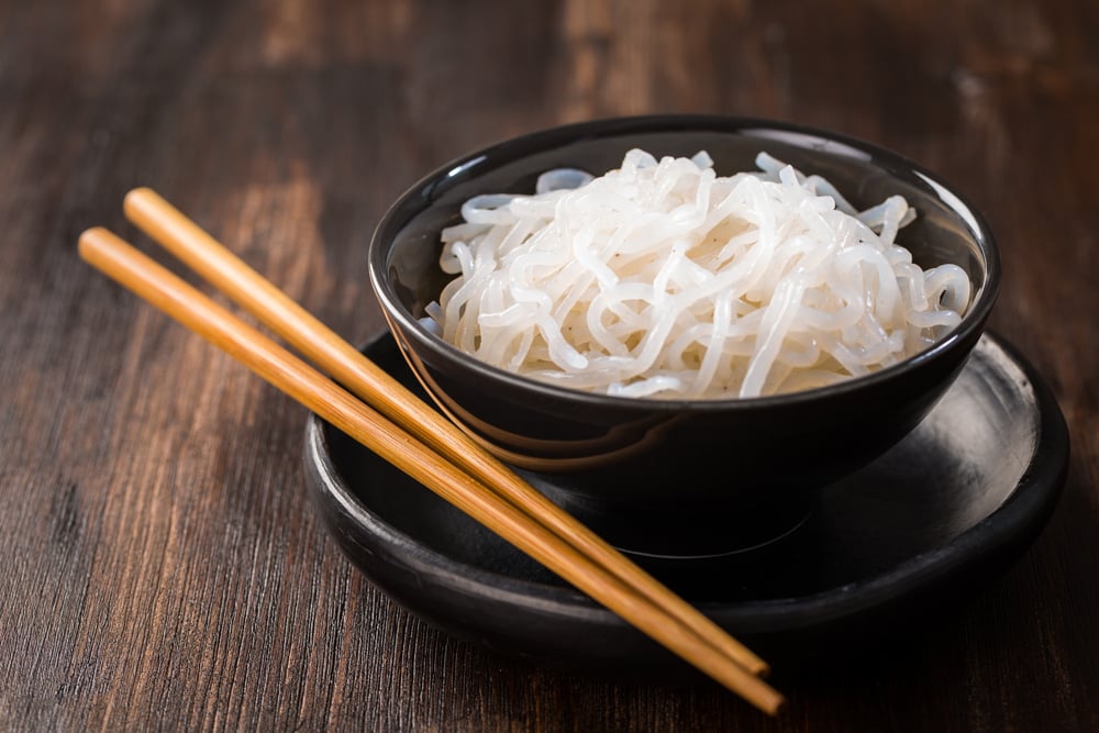 Shirataki merupakan bahan pangan yang sangat direkomendasikan untuk penderita diabetes karena rendah kalori dan kaya serat.