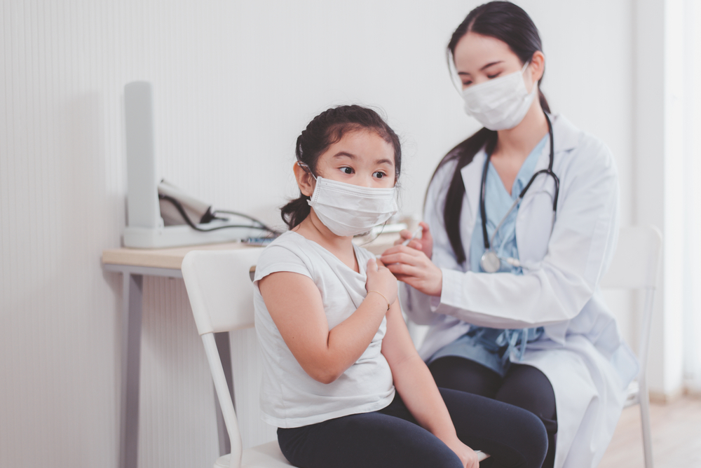 Tak Bisa Sembarang, Ketahui Jarak Pemberian Imunisasi untuk Anak