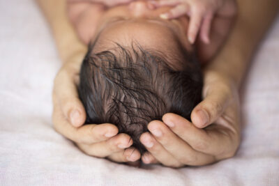 minyak untuk melebatkan rambut bayi