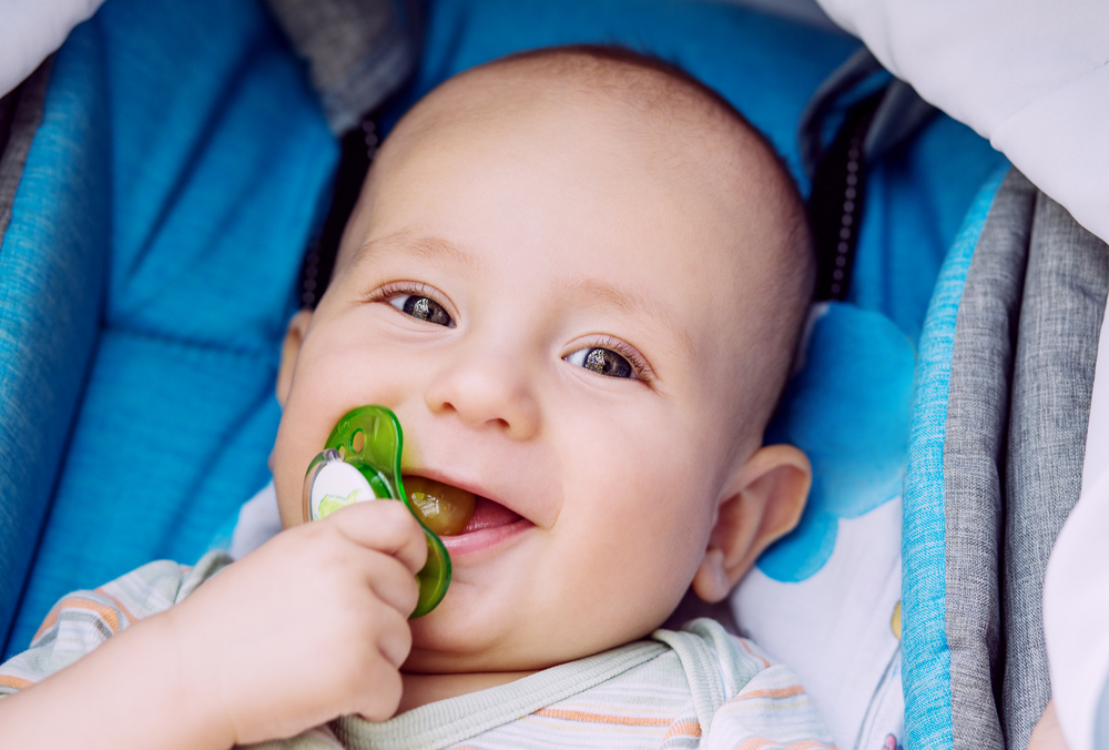 3 Pengaruh Dot pada Kesehatan Gigi Anak dan Cara Mencegahnya