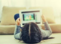 8 Dampak Negatif Internet pada Anak dan Cara Mencegahnya