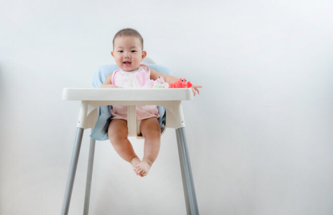 10 Rekomendasi Kursi Makan Bayi Harganya di Bawah 1 Juta